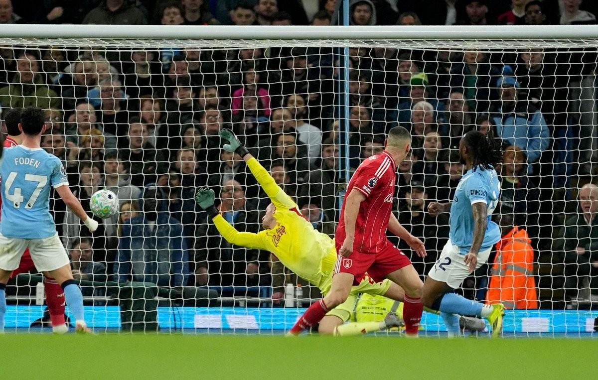 官方网站-自曼城首秀以来塞门约已参与9球,英超球员中仅次于哲凯赖什